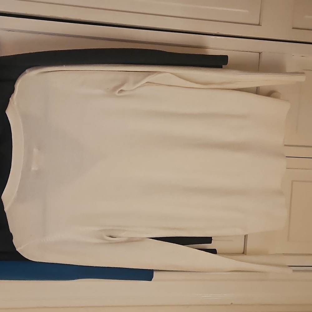 Bundle Of 3 XL Route 66 V-neck Basic Sweaters, Teal, Gray, White - Picture 6 of 13